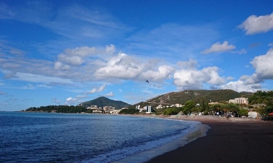 Пляж Рафаиловичи: уютный курорт Черногории