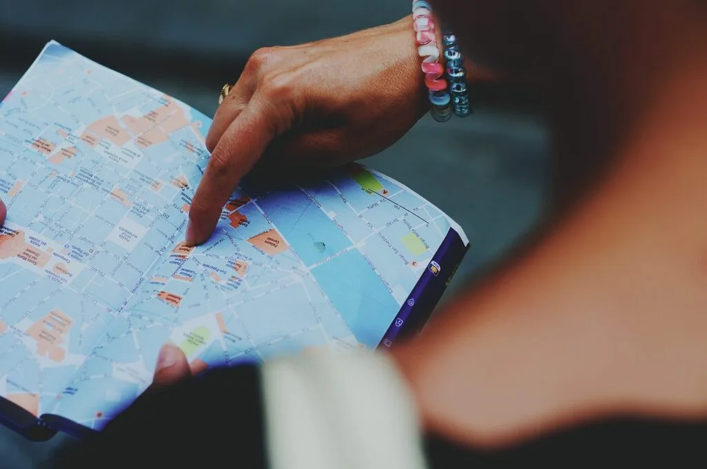 map, tourism, lost, direction, guide, tourist guide, travel, traveler, world, holiday, world map, paper, view, planning, details, style, woman, europe