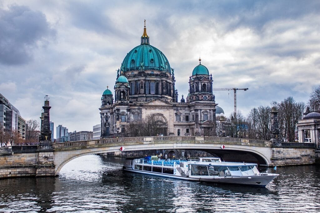 berlin, river, sky, water, architecture, center, ship, city, nature, channel